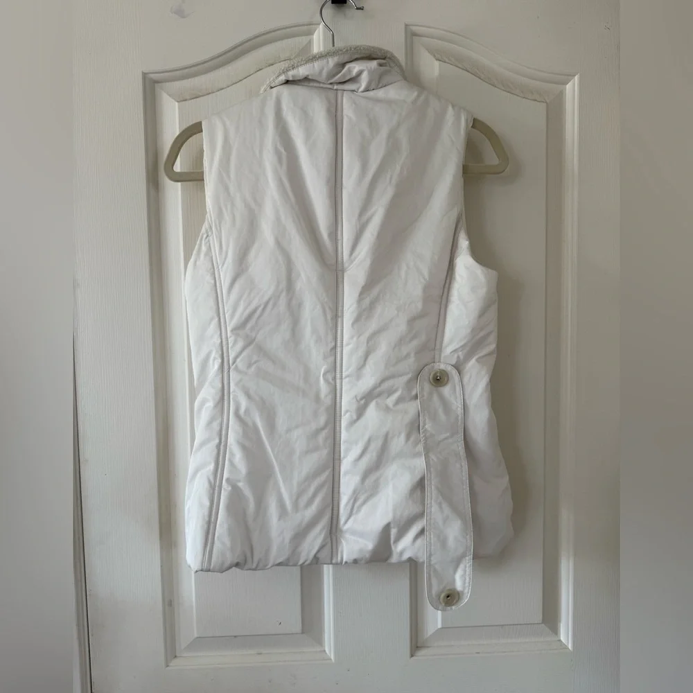 Banana Republic Women's Ivory Puffer Vest - Picture 2 of 7